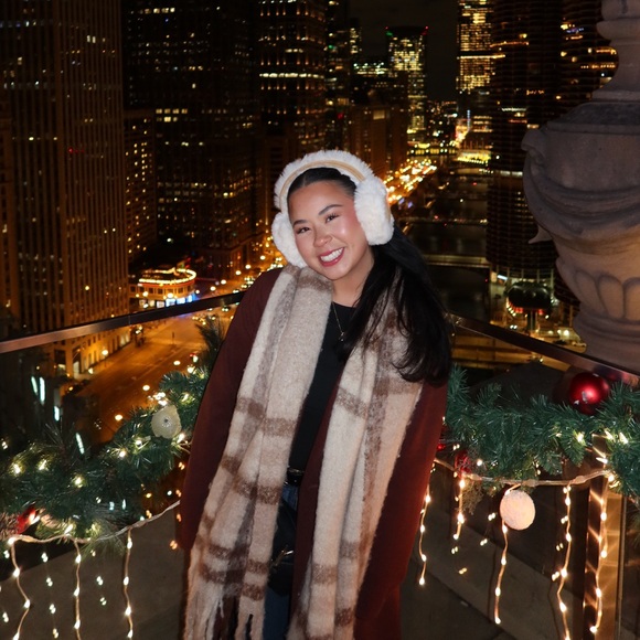 Meet your Posher, Stacy - Picture 1 of 1